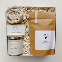 Load image into Gallery viewer, Holiday gift box, cozy fireside suk hot chocolate, woodland fir hand poured soy candle, woodland bar soap made in Hudson Quebec, local Turkish hand towel. A winter gift for a loved one, teacher, best friend, or coworker
